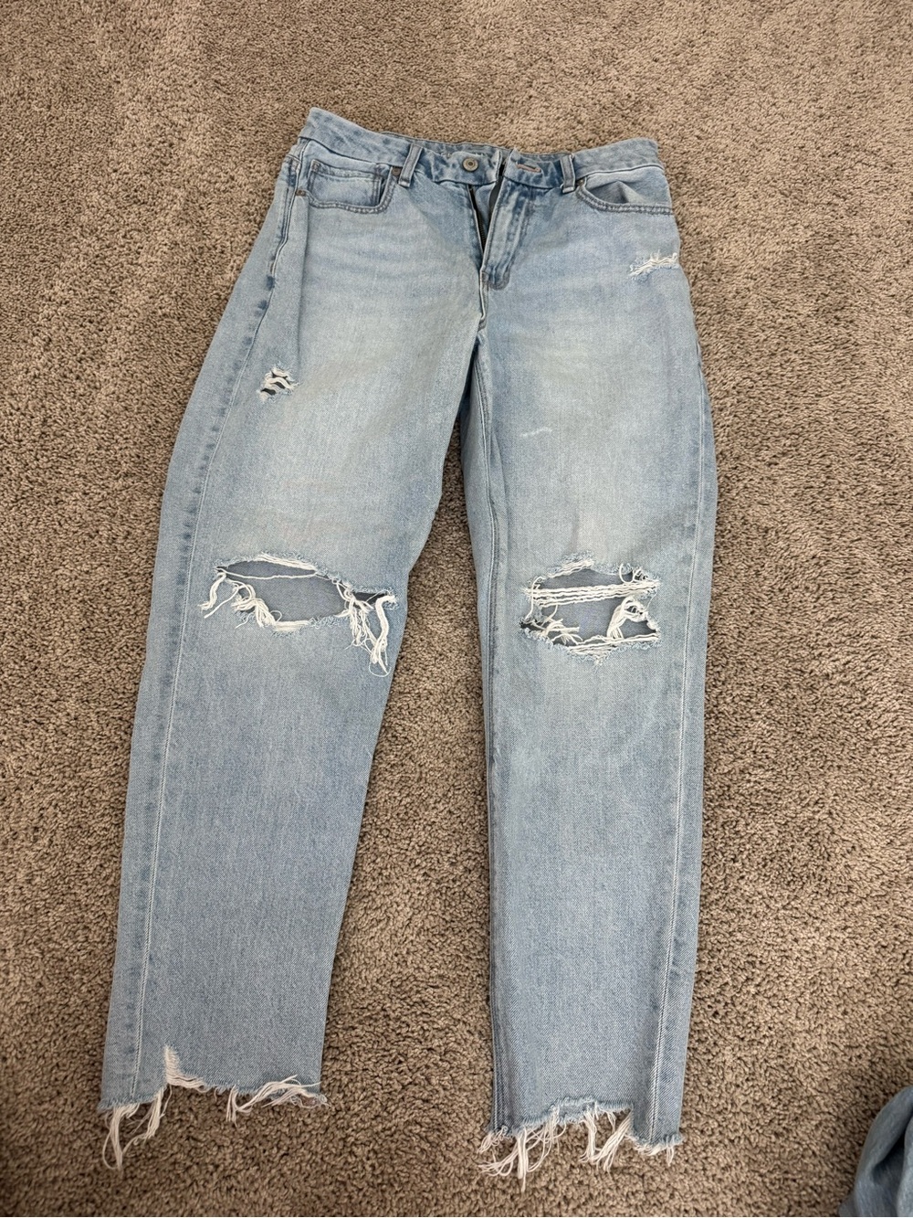 American Eagle Outfitters Light Blue Distressed Boyfriend Jeans
